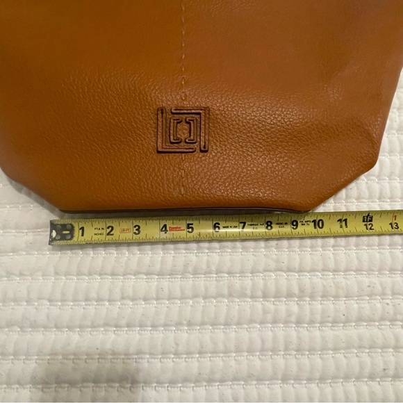 Liz Claiborne Marina Tote Bag Maple Large Purse . Pre-owned. See pictures. - Picture 11 of 13
